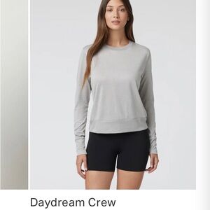 Vuori long sleeve crew neck tee